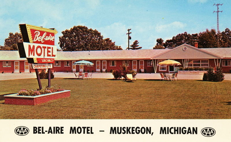 Bel-Aire Motel (Belaire Motel) - Vintage Postcard